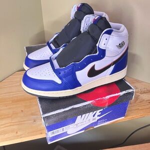 Kids size 7Y High Top Jordan 1s!!!!
Never Worn!!!
Authentic 100%!!!